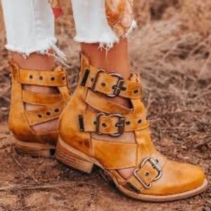 Freebird by Steven Grace size 7